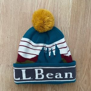 Like new LL Bean Katahdin Pom winter hat